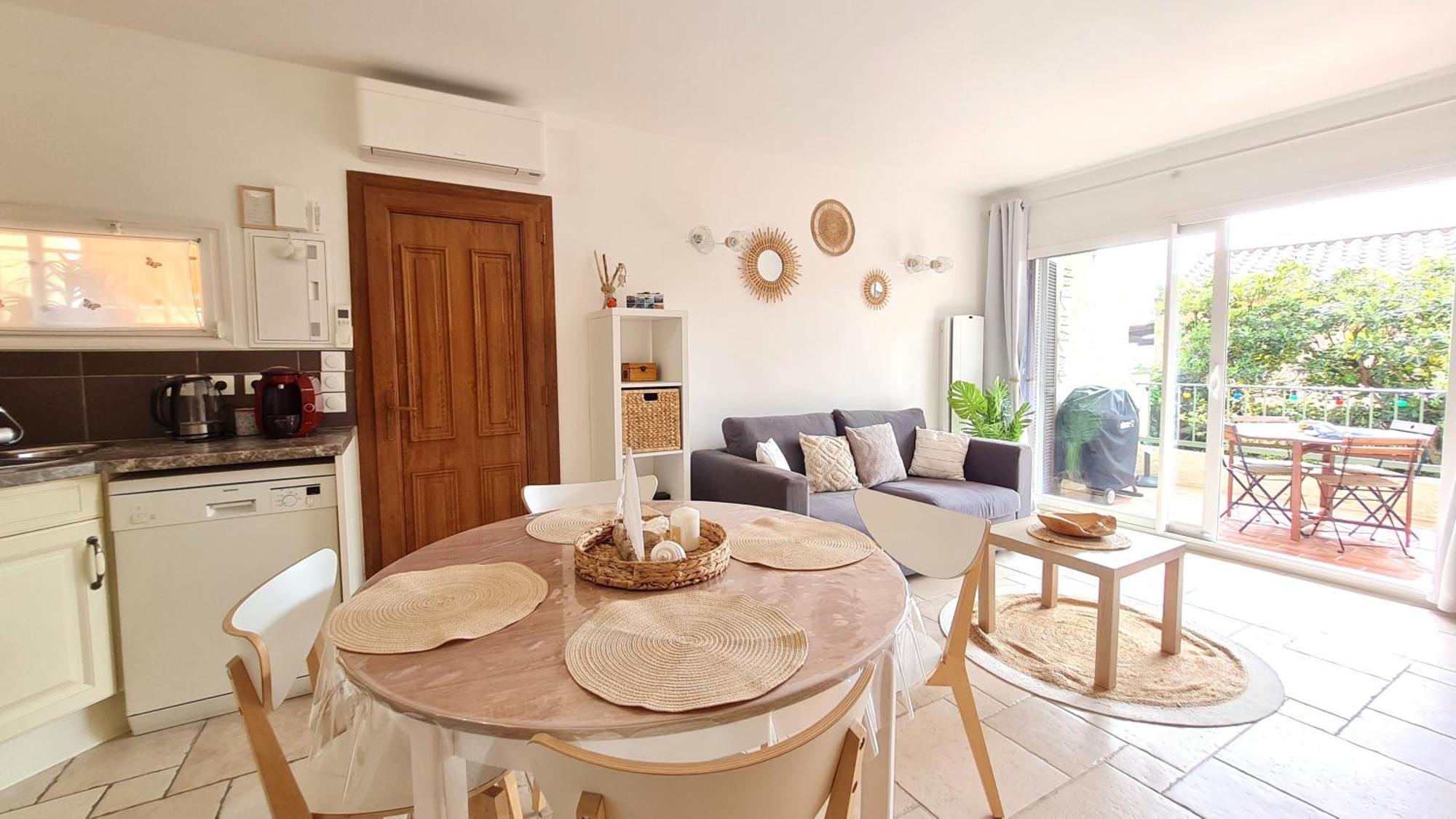 Bel Appartement Renove, Avec Terrasse Et Piscine لا كروا فالميه المظهر الخارجي الصورة